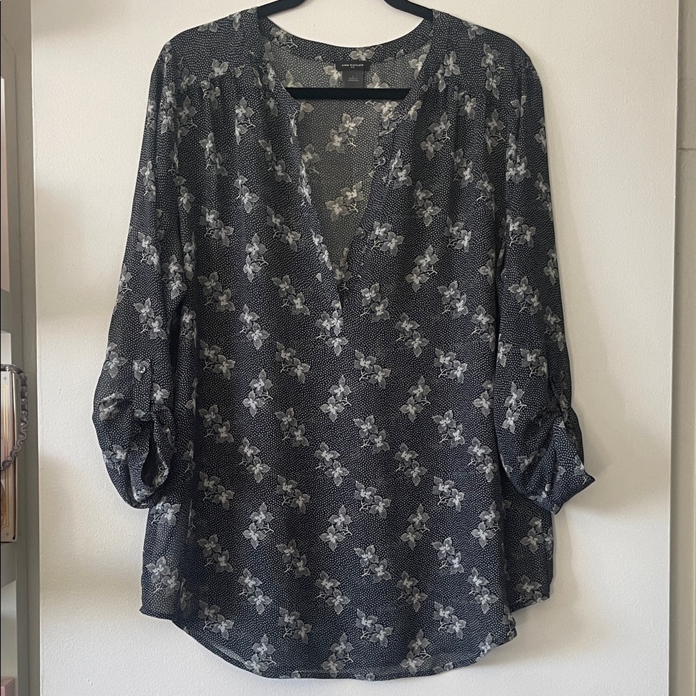 Ann Taylor Navy blue and White Floral Blouse